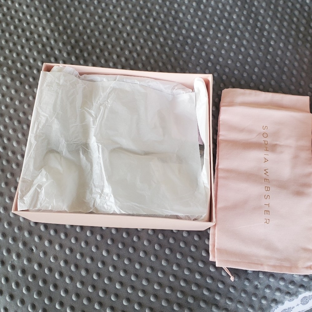 NWT RARE *SOLD OUT * Butterfly Wing CHIARASandle - Picture 5 of 9